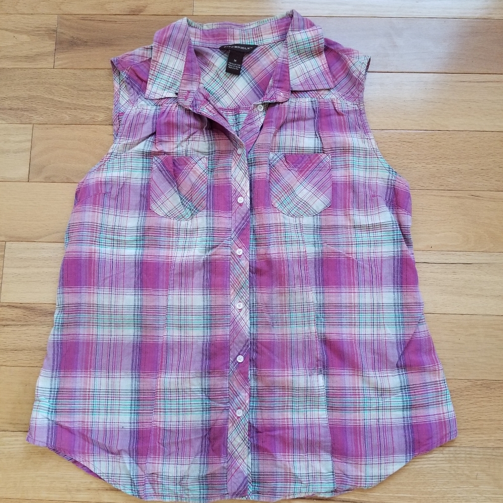 Bit and Bridle sleeveless button down shirt